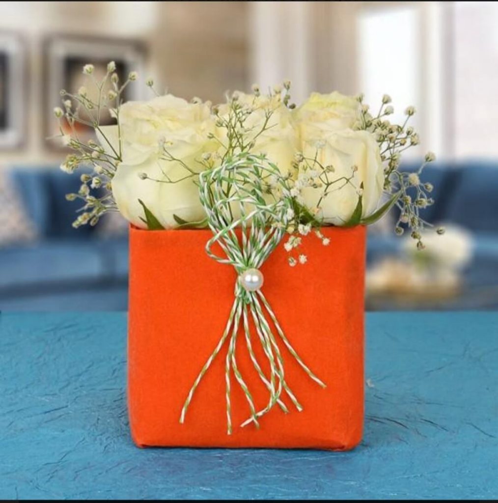 12 White Roses with Galss vase