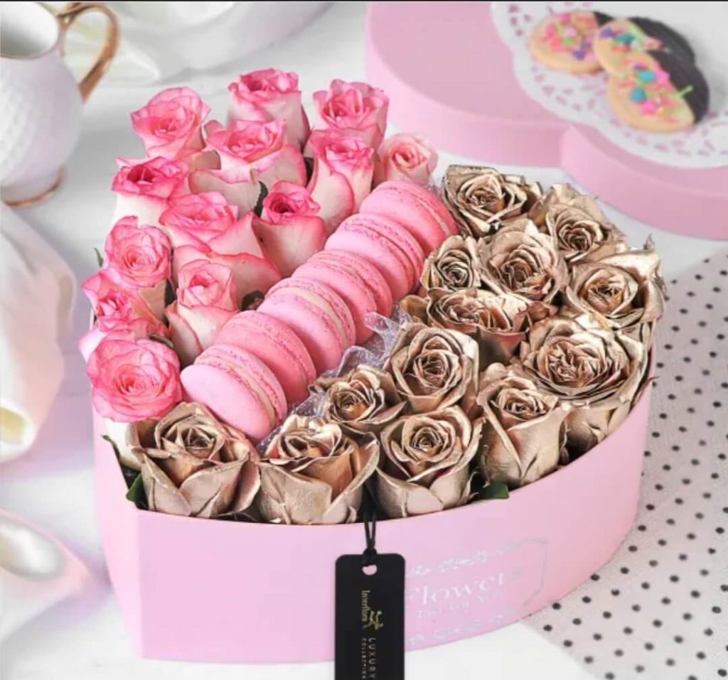 27 Roses 6 Premium Cookies Heat Shape Box