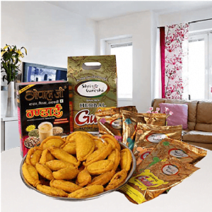 Holi Gifts Delivery in Meerut | Holi Sweets Delivery in Meerut 48 Gulaal N Gujia Hamper