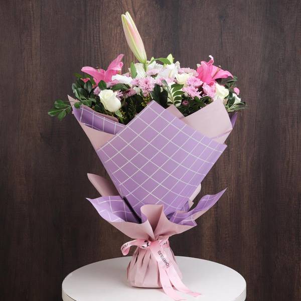 pink-white-blooms-9866160fl-A_0 White Pink Floral Extravaganza